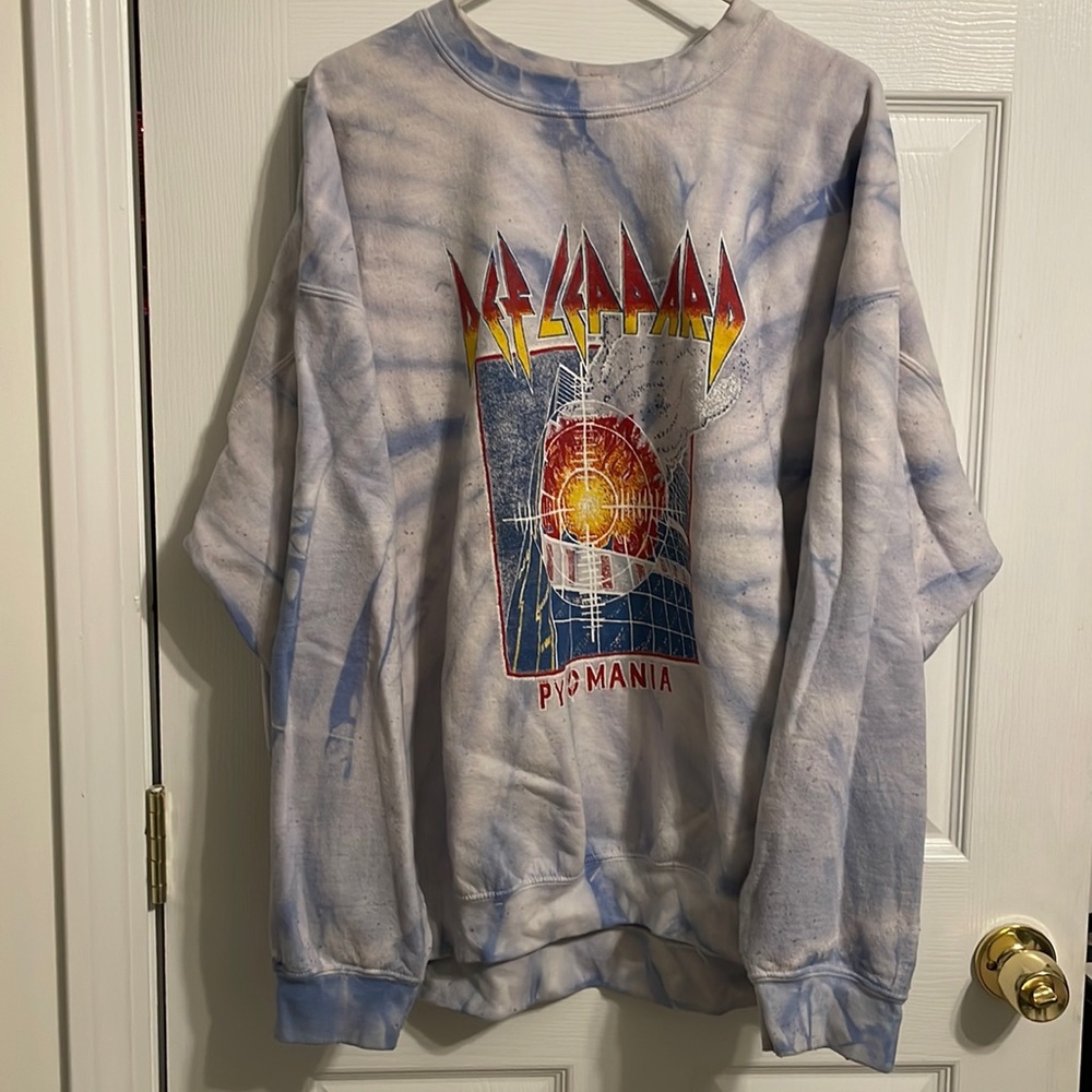 def leppard graphic sweatshirt